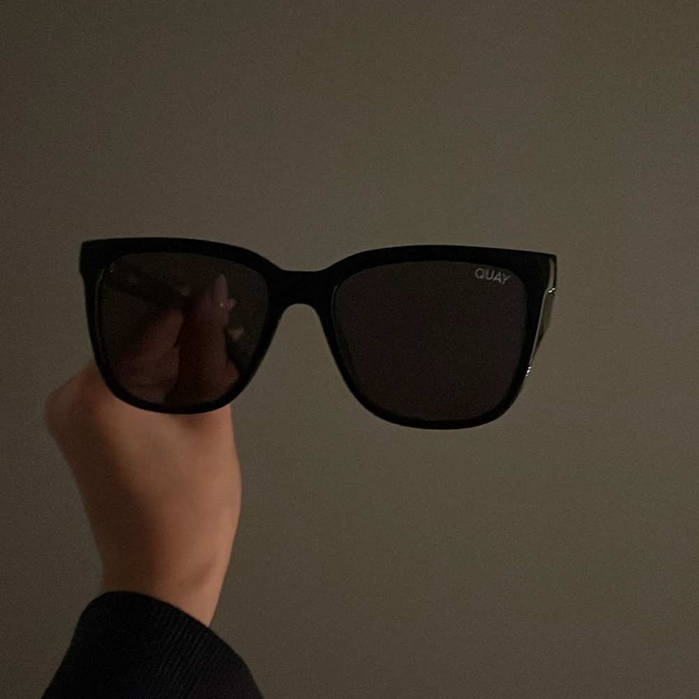 QUAY women’s wired oversized - black/smoke polarized sunglasses
